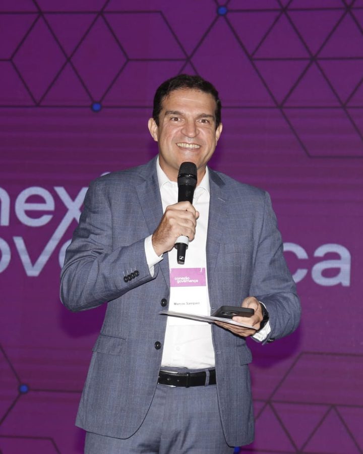 Marcos Sampaio palestrando no Conexão Governança